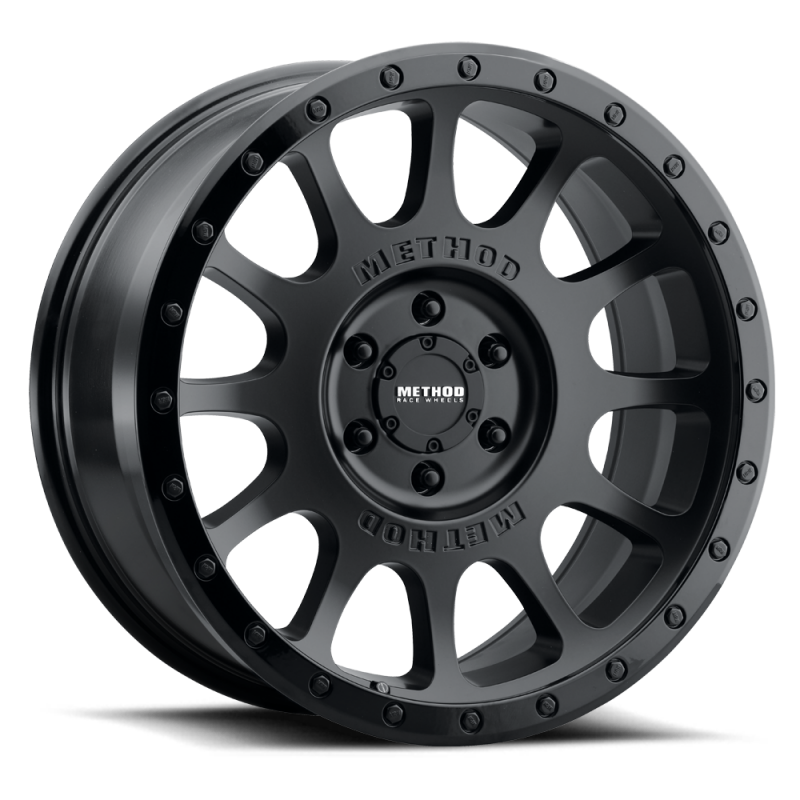 Method MR305 NV 18x9 matte black wheel with gloss black lip