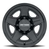 Method MR319 18x9 18mm Offset 8x6.5 BP 130.81mm CB Gloss Black Wheel