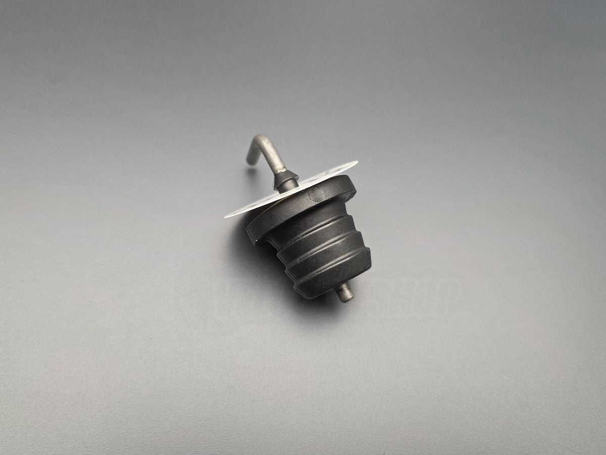 Honda Acura HCF-2 transmission filler plug cap 25615-5C4-024 close up
