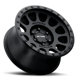 Method MR305 20x9 Double Black simulated beadlock lip detail