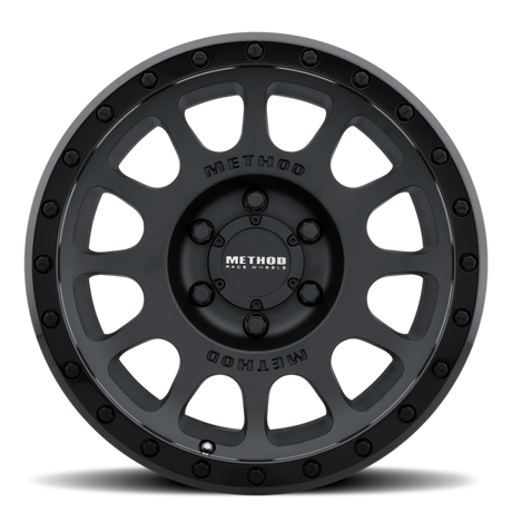 Method MR305290871018 130.81mm center bore 8x170 wheel detail